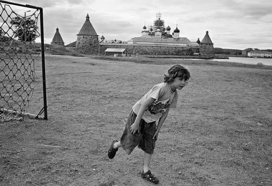 Documentary Photography by Aleksey Myakishev