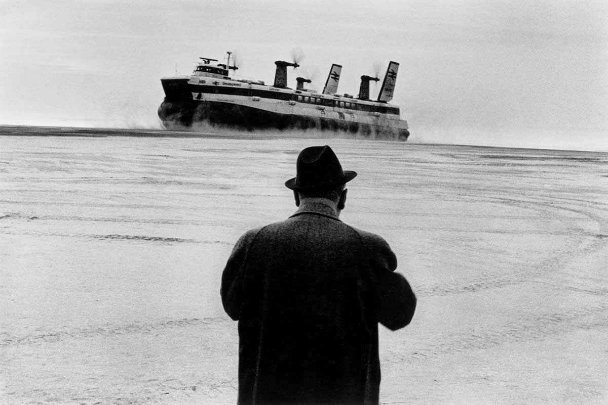 Unforgettable Black-and-White Photographs by Legendary Photographers
