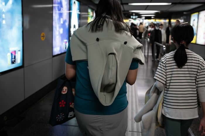 Perfectly Timed Street Moments Captured by Photographer Edas Wong