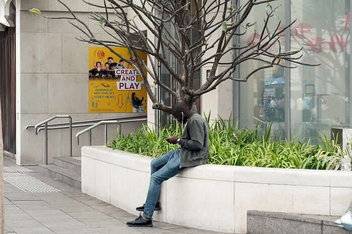 Perfectly Timed Street Moments Captured by Photographer Edas Wong