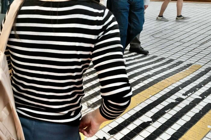 Perfectly Timed Street Moments Captured by Photographer Edas Wong