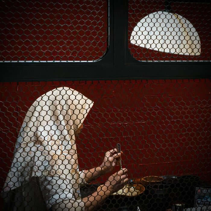Perfectly Timed Street Moments Captured by Photographer Edas Wong