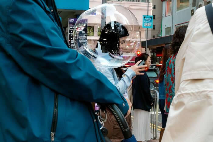 Perfectly Timed Street Moments Captured by Photographer Edas Wong