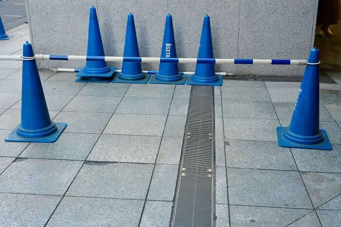 Perfectly Timed Street Moments Captured by Photographer Edas Wong
