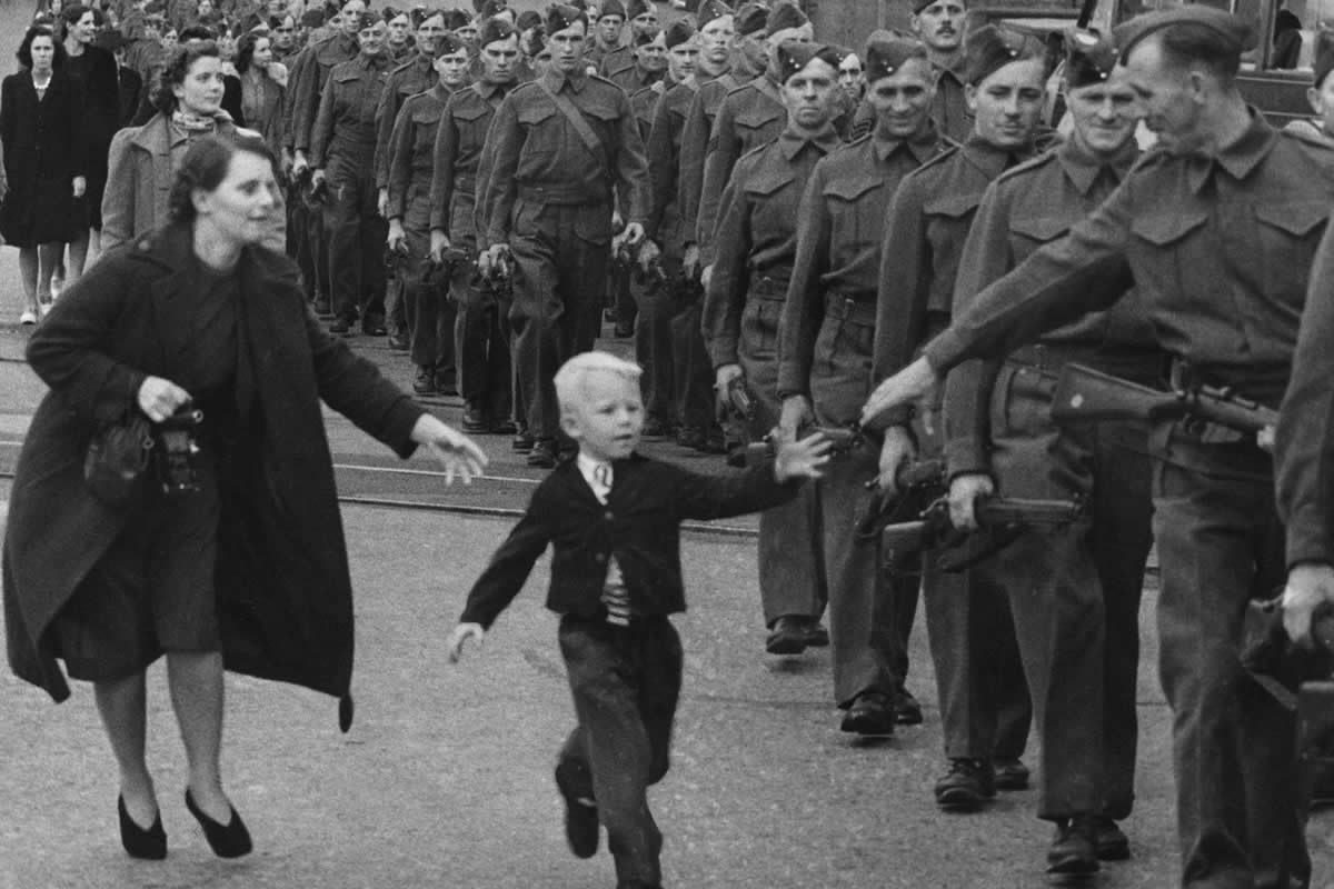 Powerful Photos That Reveal the Truth of Our Past