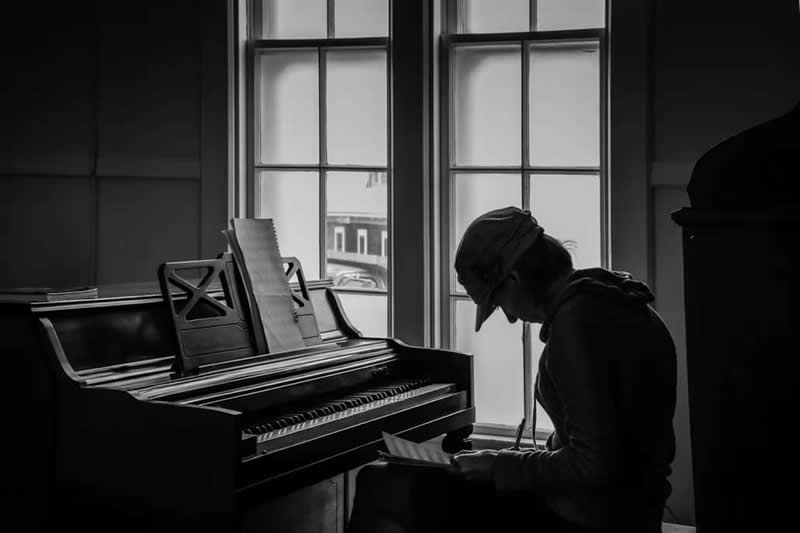 Black-and-White Winning Photos from the Artist Gallery Awards 2025