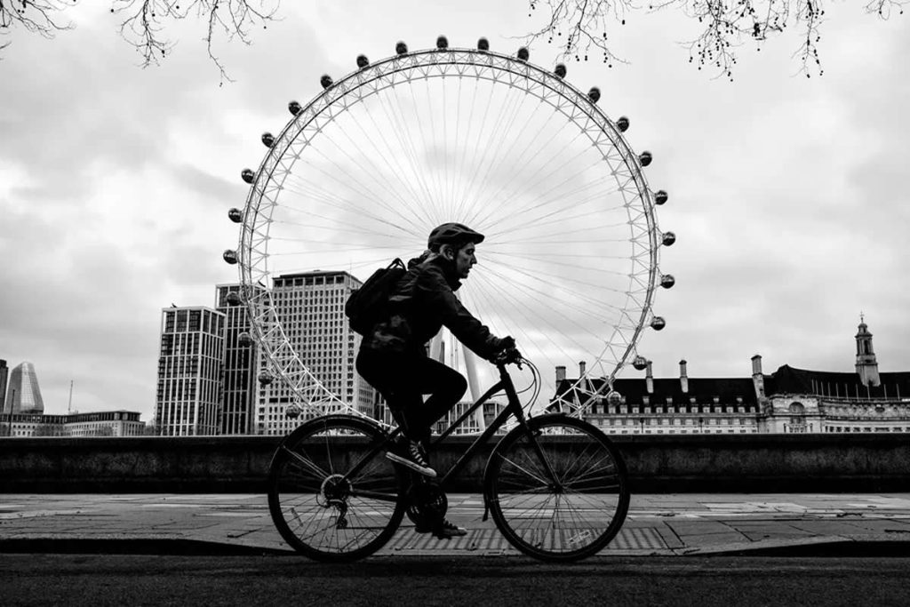 Black and White Street Photography By Alan Schaller