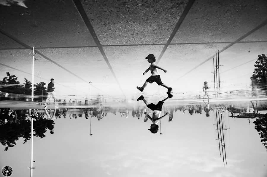 Black and White Street Photos That Reveal Urban Life with Artful Vision