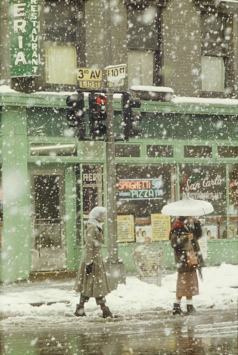 Master Color Street Photographer Saul Leiter