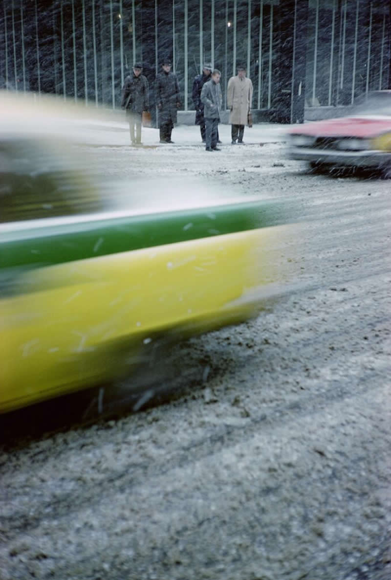 Master Color Street Photographer Saul Leiter