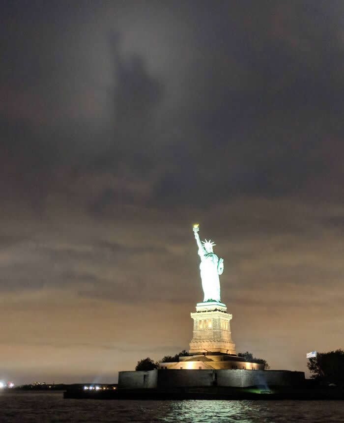 Shadow Illusions That Will Make You Look Twice