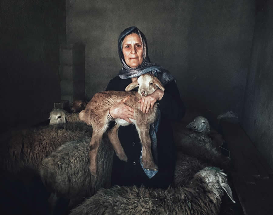 Soulful Portraits of Iranian People by Hojjat Hamidi