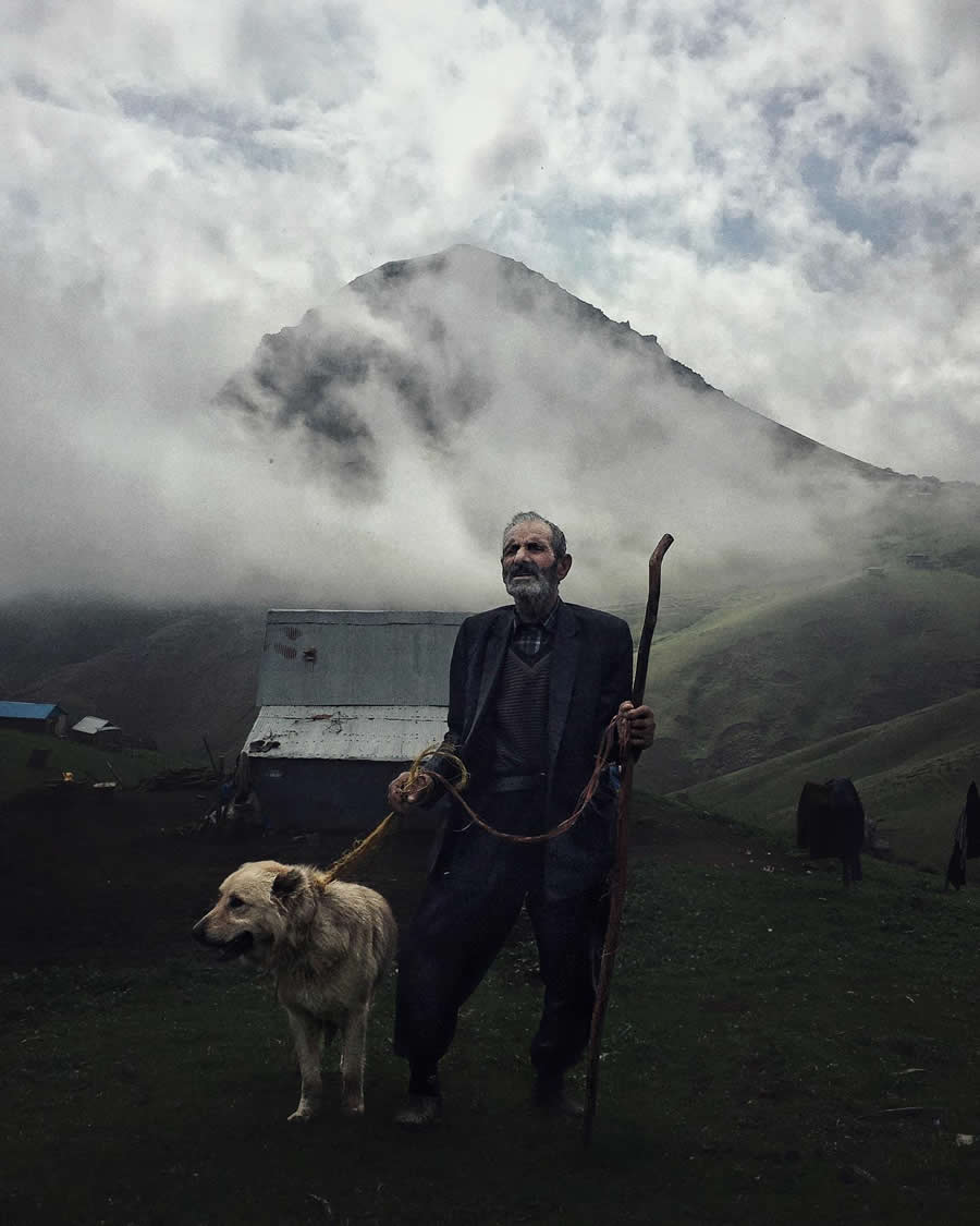 Soulful Portraits of Iranian People by Hojjat Hamidi