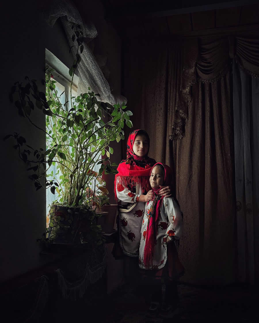 Soulful Portraits of Iranian People by Hojjat Hamidi