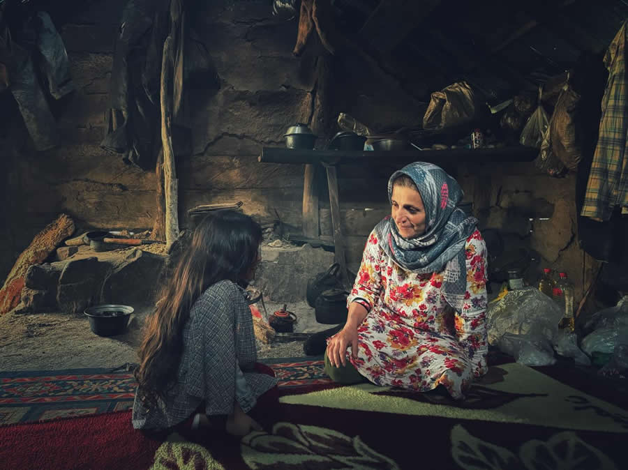 Soulful Portraits of Iranian People by Hojjat Hamidi