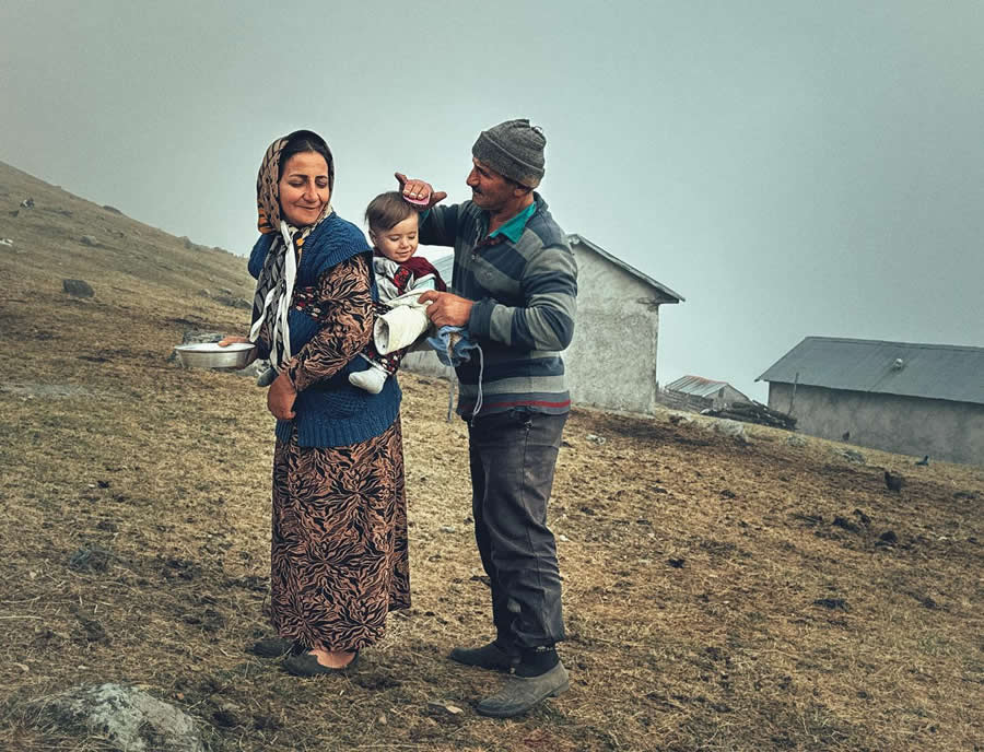 Soulful Portraits of Iranian People by Hojjat Hamidi
