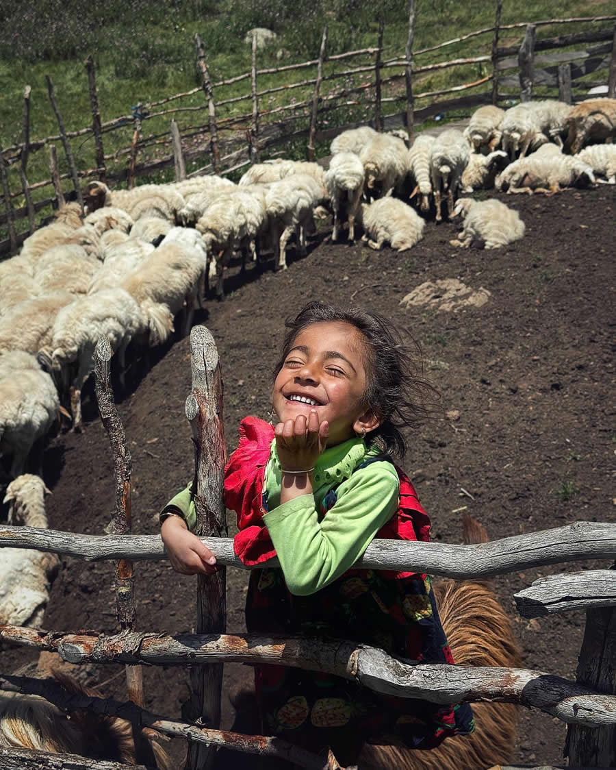 Soulful Portraits of Iranian People by Hojjat Hamidi