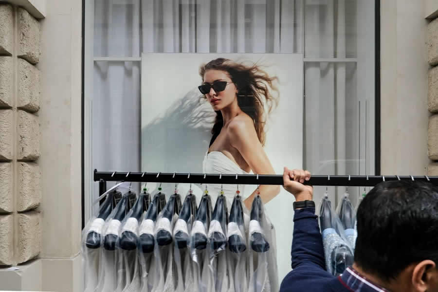 Street Photography by Cristiano Bartoli