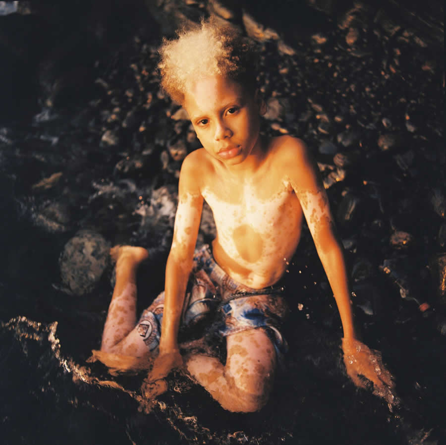 Powerful Photos from the Wellcome Photography Prize 2025
