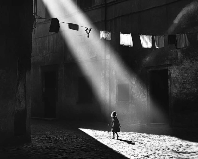 20 Dreamlike Black and White Photos by Kevin Nkrumah That Whisper in Light and Shadow
