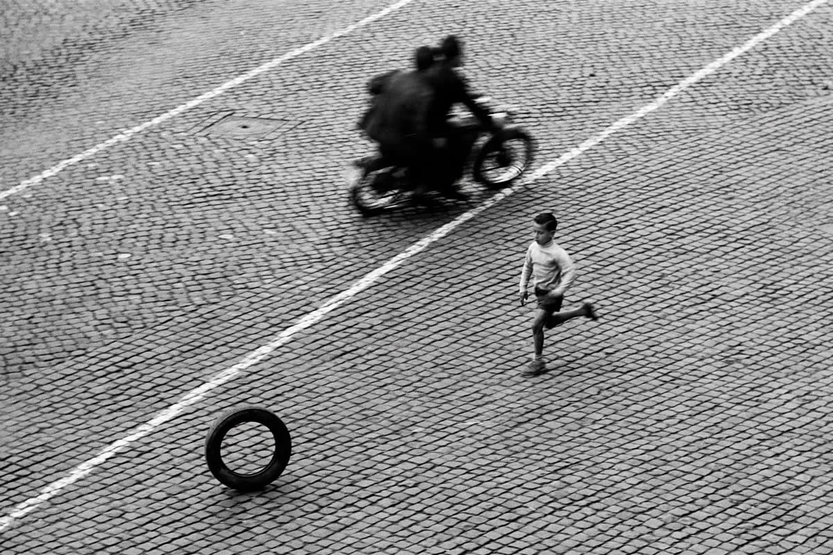 Unforgettable Black-and-White Photos by the Greatest Photographers