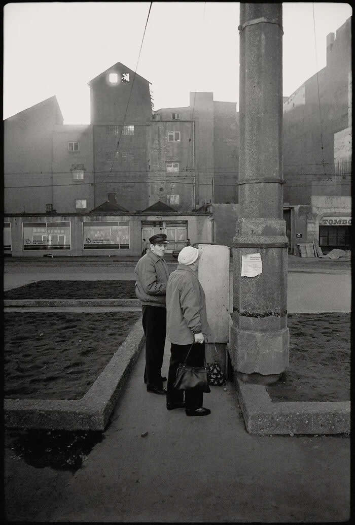 Poignant Everyday Life Photos of 1980s East Germany by Henk Kosche