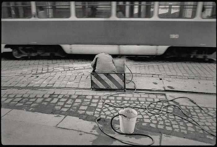 Poignant Everyday Life Photos of 1980s East Germany by Henk Kosche