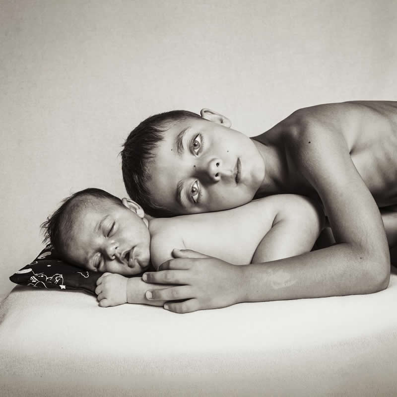 Poignant Portraits by Nichola Doro That Capture Family and Emotion
