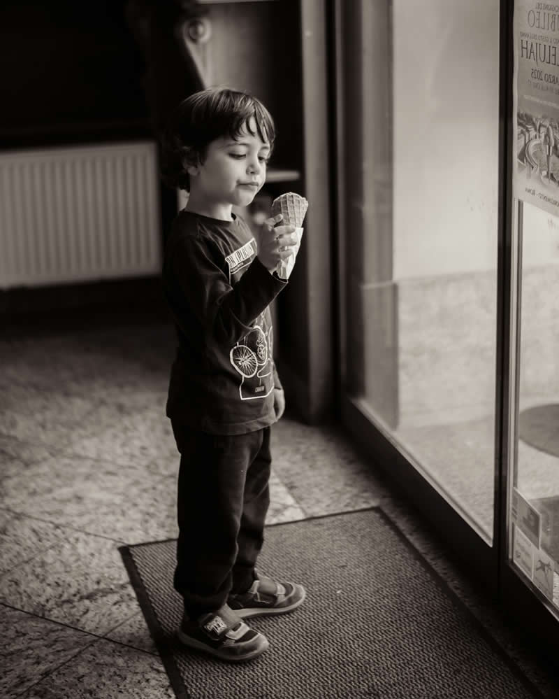 Poignant Portraits by Nichola Doro That Capture Family and Emotion