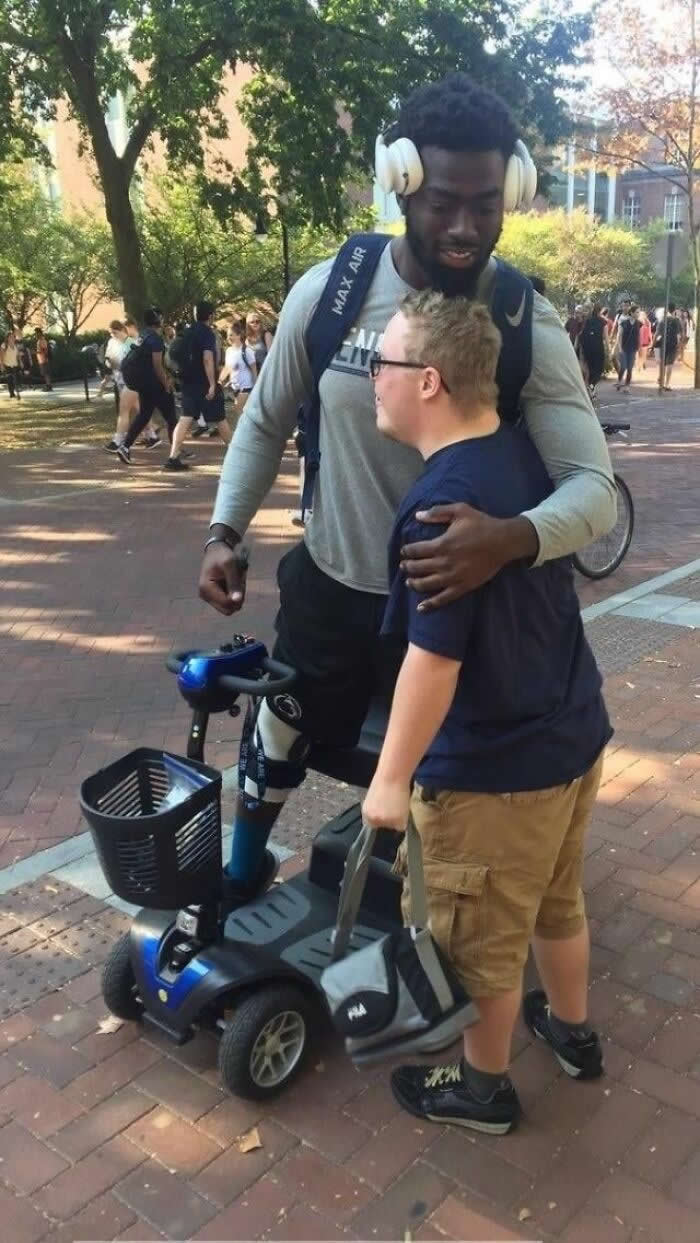 Heartwarming Moments That Will Make You Believe in People Again