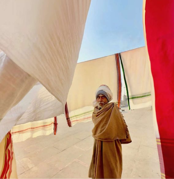 35 Incredible Street Photos Showcasing the Vibrant Spirit of Indian Streets