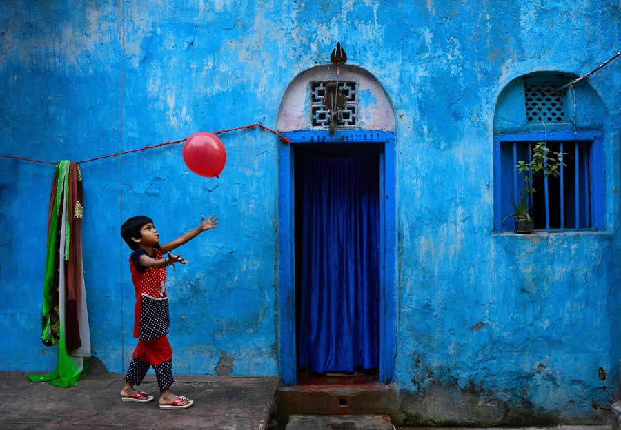 Indian Street Photography by Pranay Pariyar