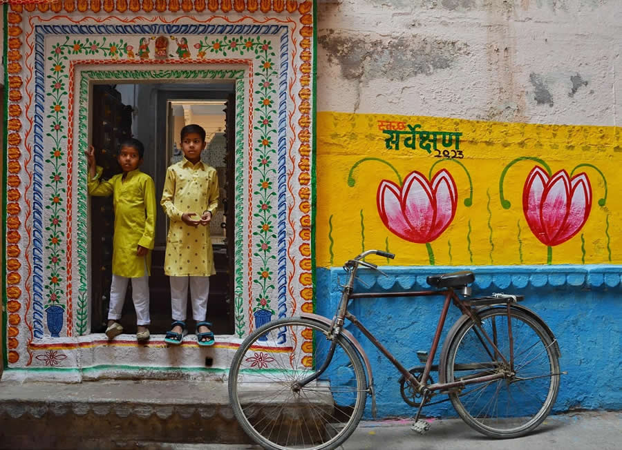 Indian Street Photography by Pranay Pariyar