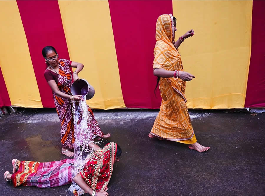 Indian Street Photography by Pranay Pariyar
