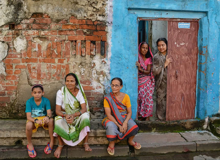 Indian Street Photography by Pranay Pariyar