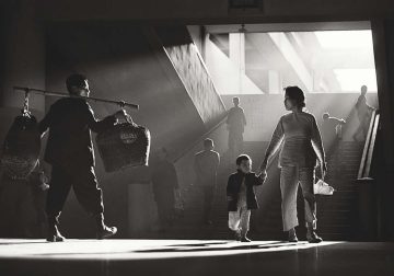 Timeless Street Photos from 1950s Hong Kong by Fan Ho