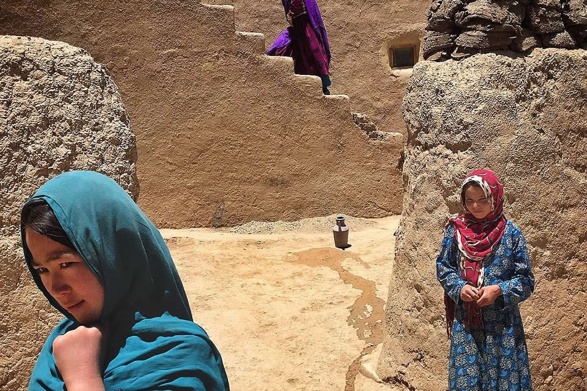 Powerful Moments from Daily Life Captured by Iranian Photographer Majid Saeedi