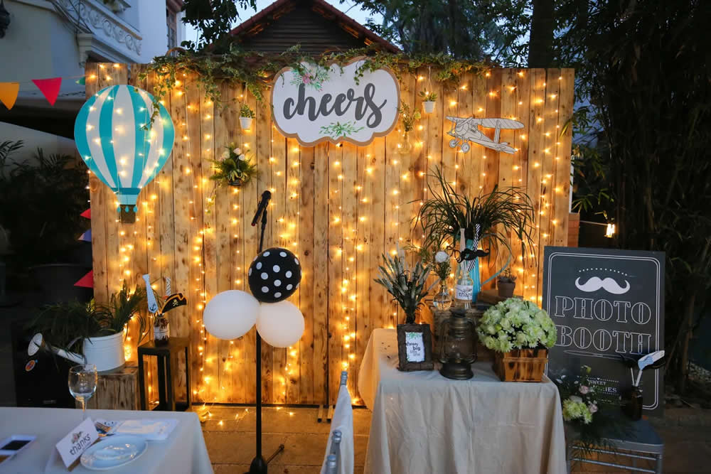 Photo Booths for School Events in Toronto: Making Proms and Graduations Extra Special