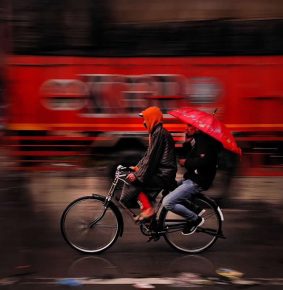 30 Street Photos That Masterfully Showcase the Art of Composition