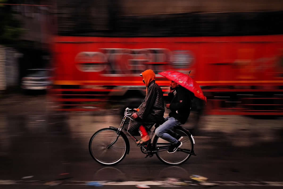 Street Photos That Masterfully Showcase the Art of Composition