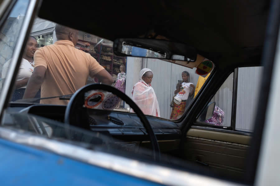 Street Phootography of Ethiopia by Sebastian Piatek