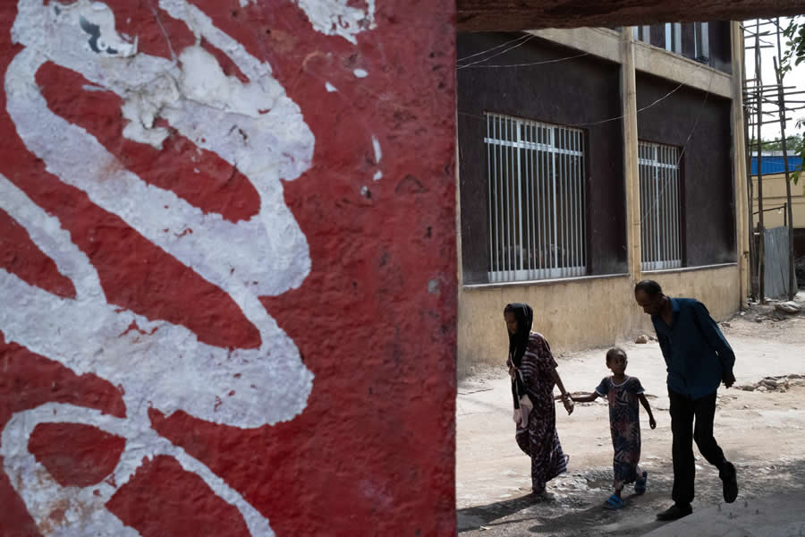 Street Phootography of Ethiopia by Sebastian Piatek