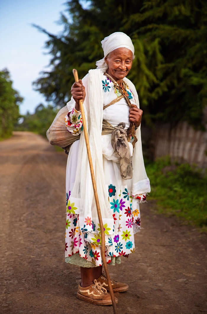 Beauty and Strength of Older Women by Mihaela Noroc