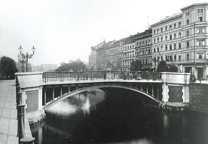 Timeless Photos That Show the World as It Was 100 Years Ago