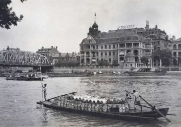 Timeless Photos That Show the World as It Was 100 Years Ago