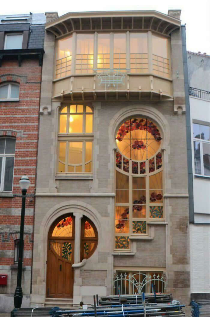 Architectural Designs That Elevate Urban Landscapes into Art