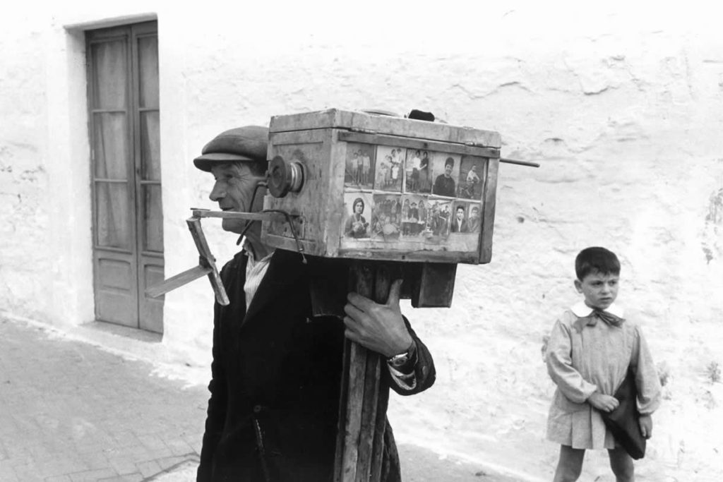 Black and White Photos From World-Renowned Photographers