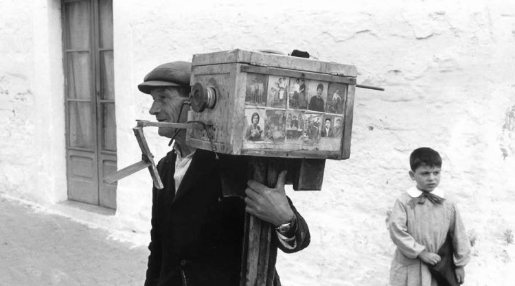 Black and White Photos From World-Renowned Photographers