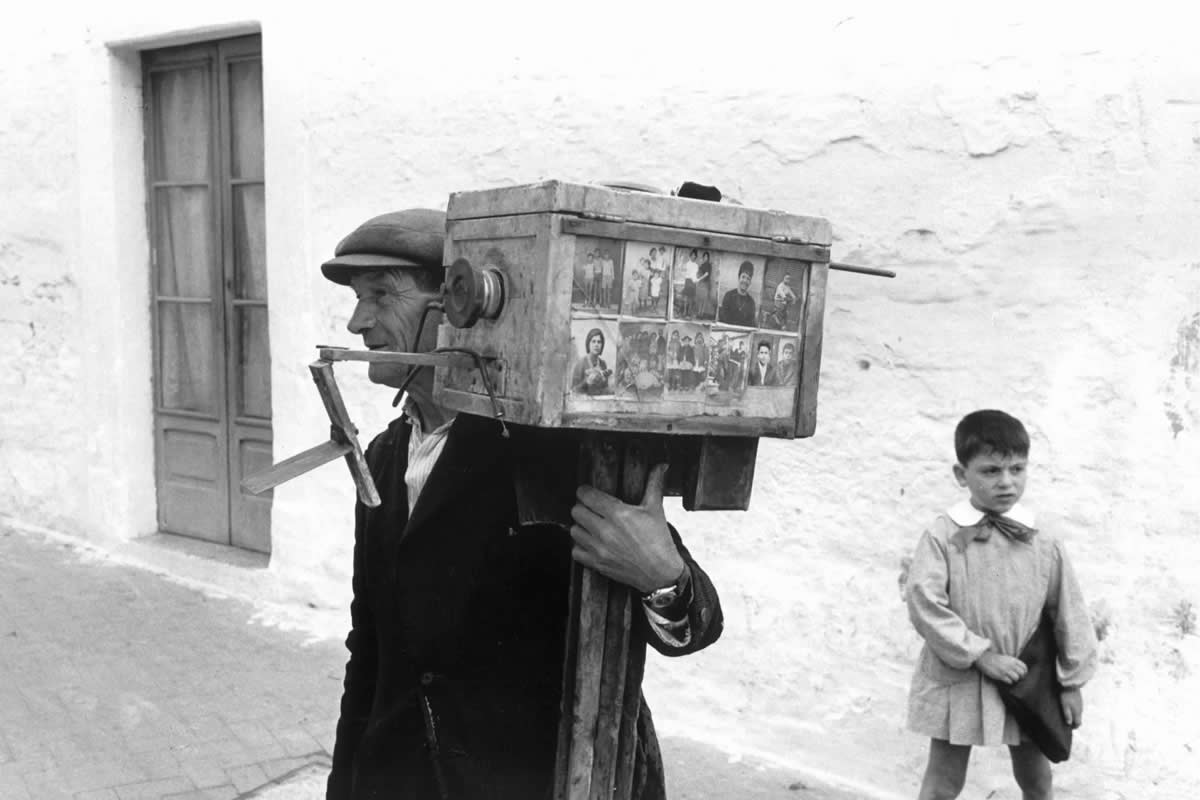 Black and White Photos From World-Renowned Photographers