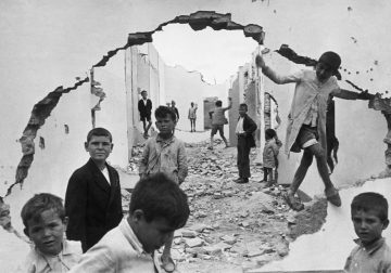 Iconic Black-and-White Photographs by Legendary Photographers